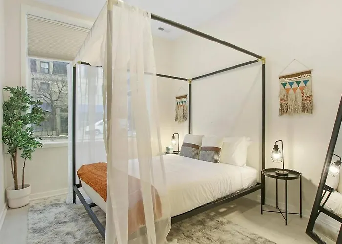 Апартаменты Elegant 2br With In-unit Laundry - Sheridan 102