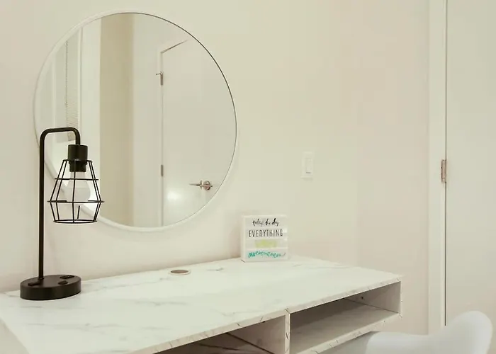 Elegant 2br With In-unit Laundry - Sheridan 102